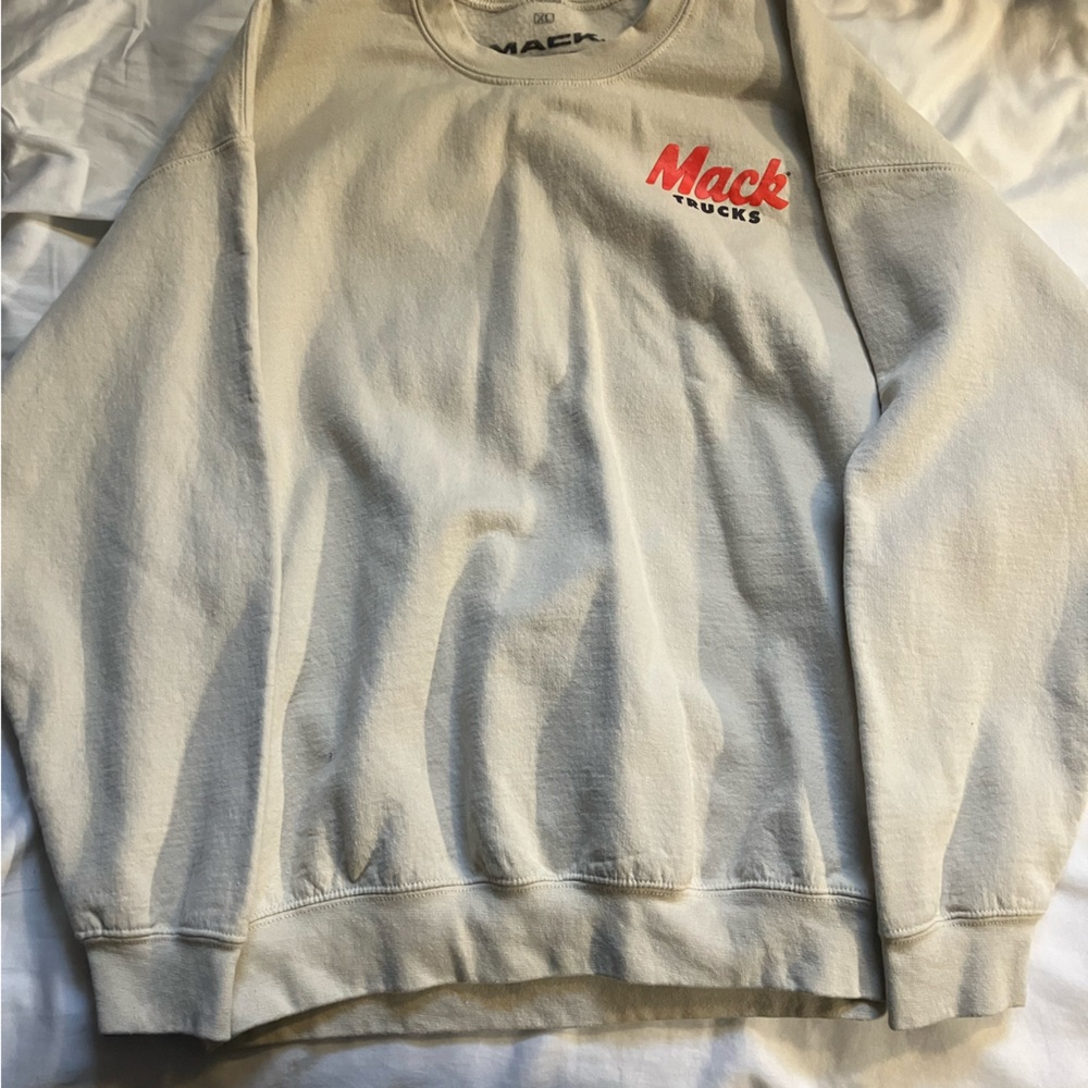 Mack’s Trucks Large Sweatshirt